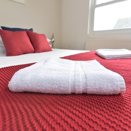Beach Central With Allocated Parking And Patio Hove Extérieur photo
